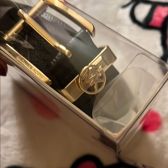 Michael Kors White and Black Round Crossbody Bag - Picture 3 of 4